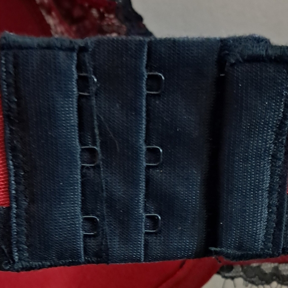 Adore Me Red & Black Lace Bra - Picture 6 of 6